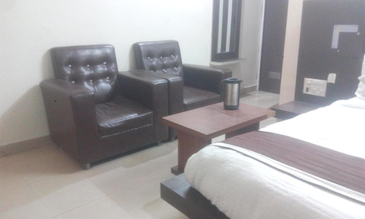 Hotel Priya Palace Ranchi Bagian luar foto