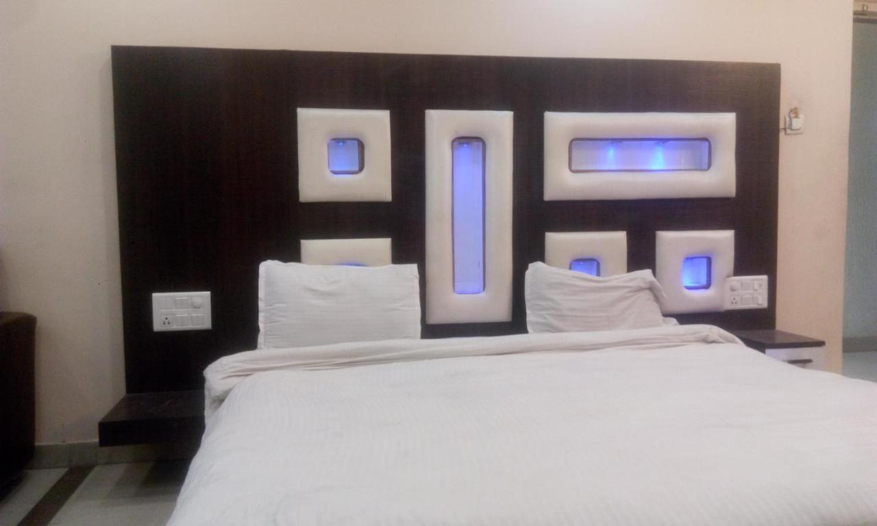 Hotel Priya Palace Ranchi Bagian luar foto