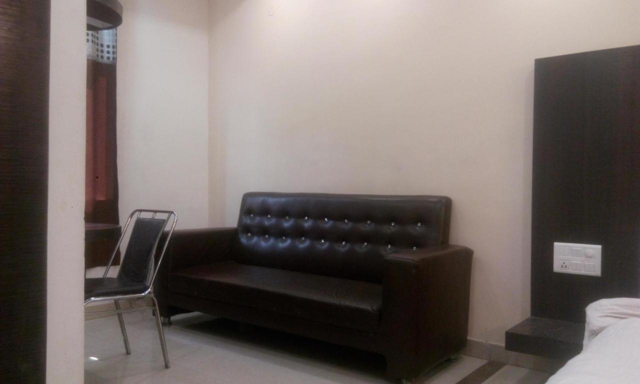 Hotel Priya Palace Ranchi Bagian luar foto